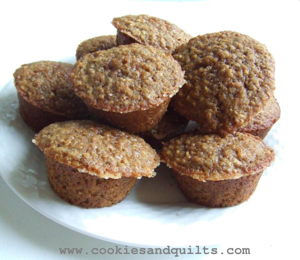 Gluten Free Oatmeal Flax Muffins - www.cookiesandquilts.com